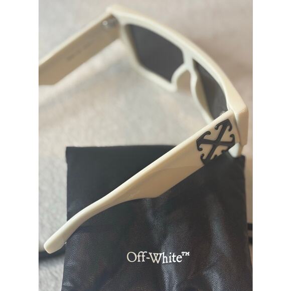 Brand New Off-White Sunglasses- OERI14F  0107 Size 133-0-145*3 main image 5